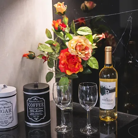 Elite Luxury Aparthotel Omodos