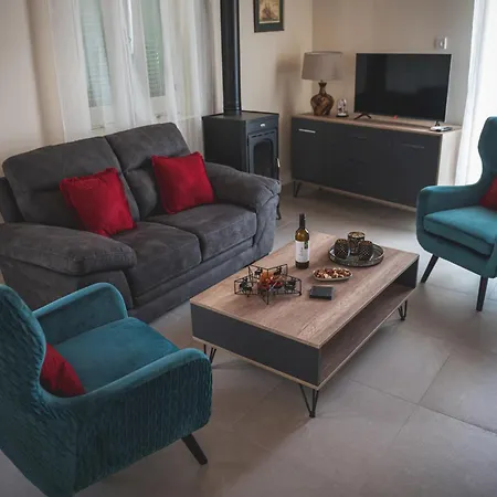 Elite Luxury Aparthotel 3*